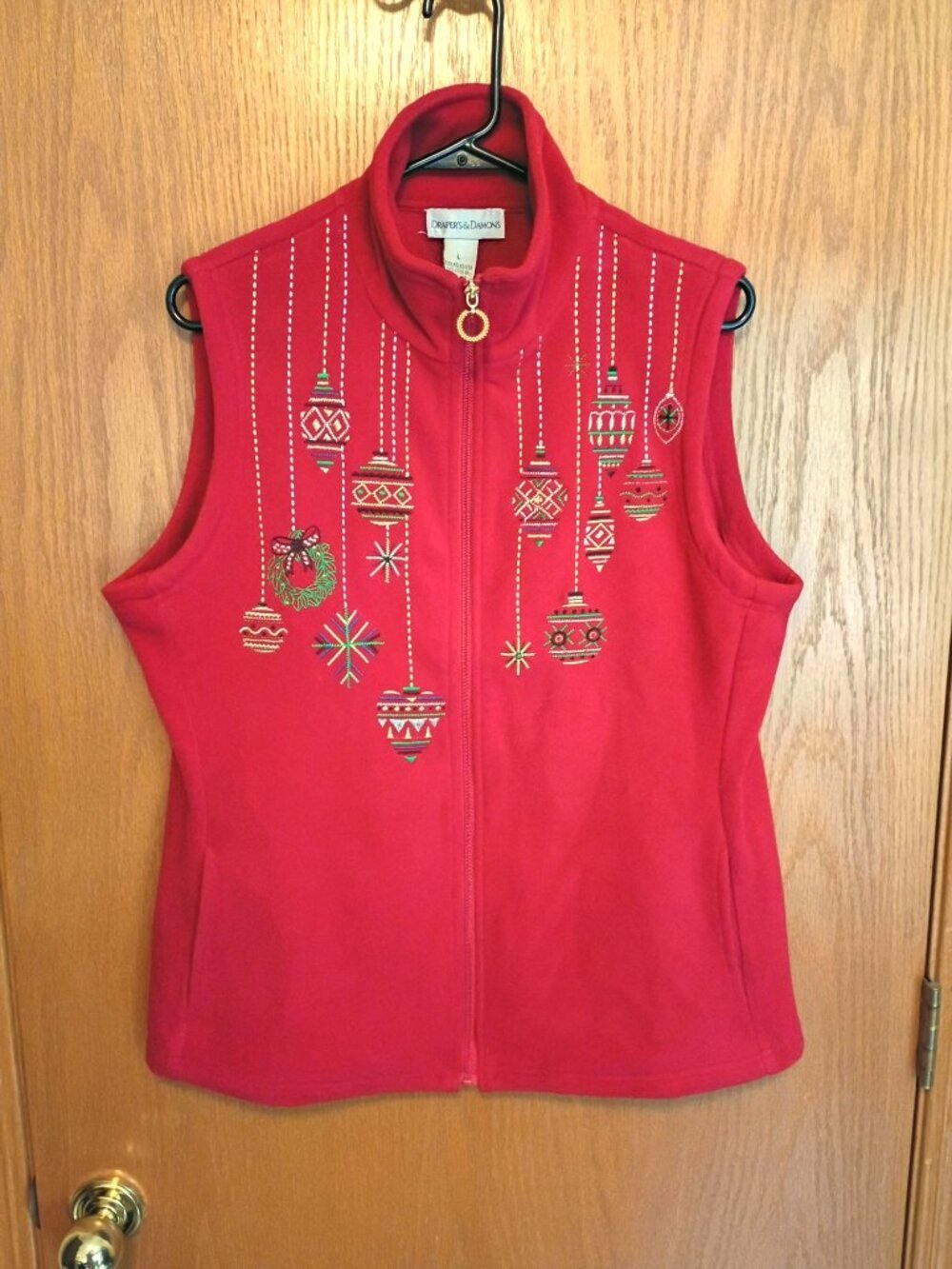 Draper's & Damon's Red Fleece Christmas Embroidered Vest Women's Size L Zip EUC